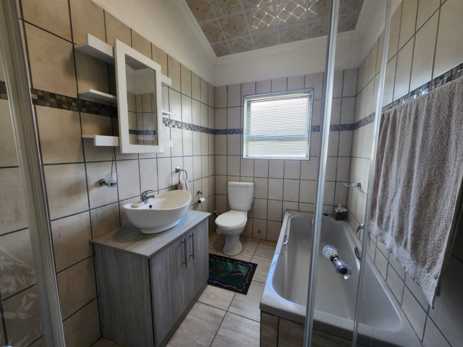 3 Bedroom Property for Sale in Pacaltsdorp Western Cape